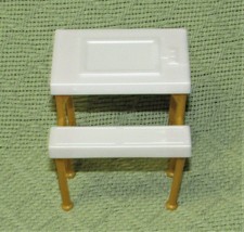 VINTAGE DOLL DESK GOLD WHITE 3&quot; PLASTIC DOLL HOUSE ACCESSORY TOY UNBRANDED - £5.74 GBP