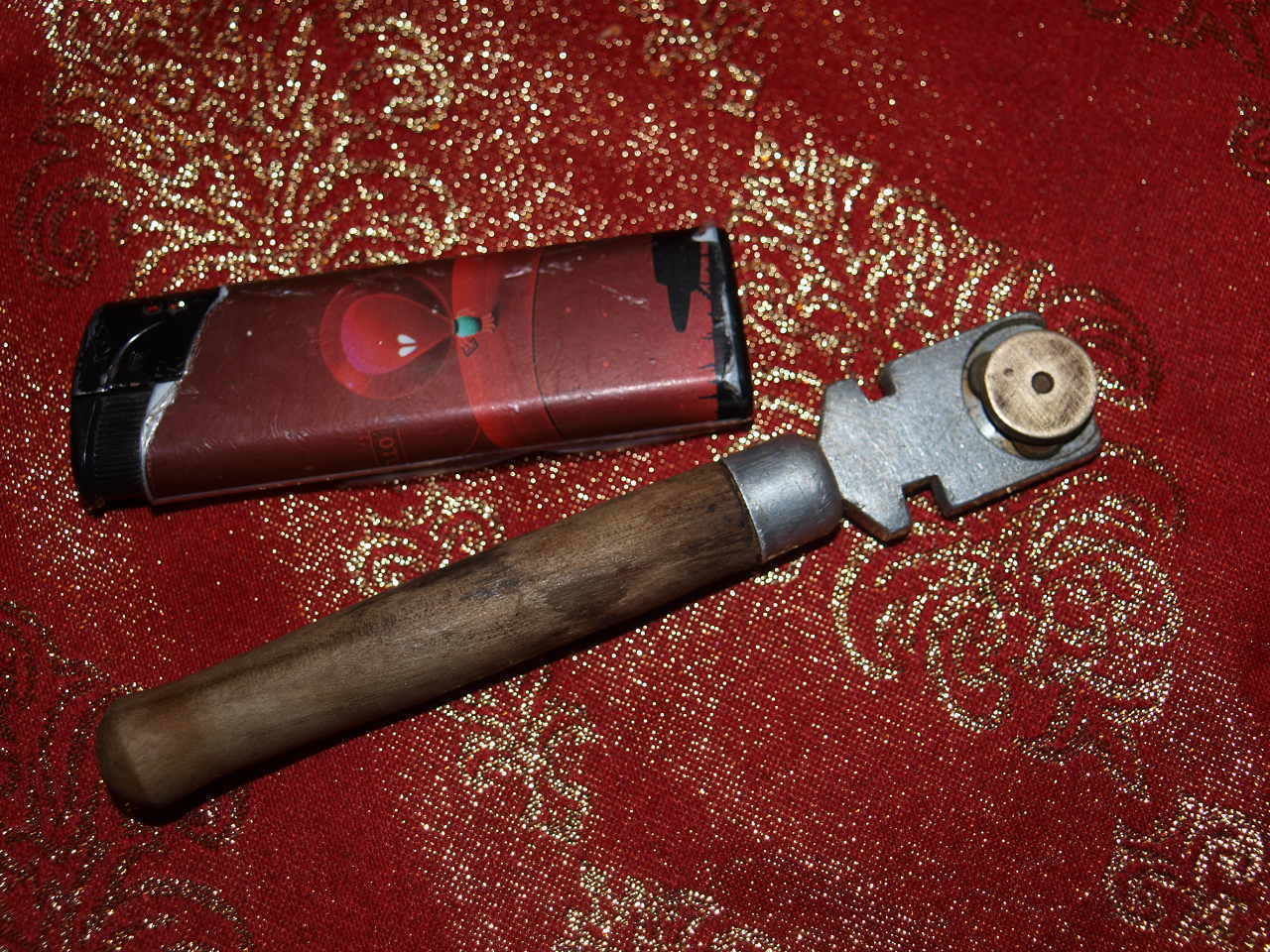 VINTAGE SOVIET RUSSIAN USSR WOODEN HANDLE GLASS CUTTER - $11.87
