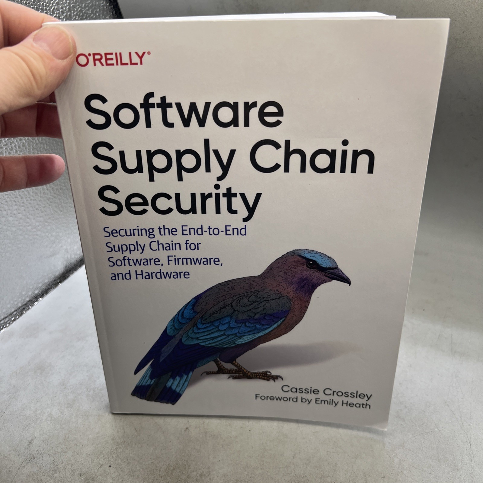 O&#39;REILLY SOFTWARE SUPPLY CHAIN SECURITY BY CASSIE CROSSLEY 2024 Signed - $39.59