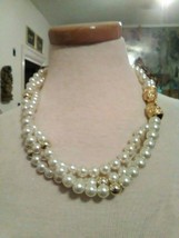 VINTAGE NECKLACE 3 ROW FAUX PEARL W/ GOLDEN BEADS &amp; LIONSHEAD CLASP - £25.28 GBP