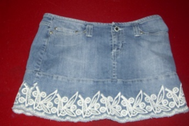 womens skirt candies denim embroidered flowers size 9 - £17.38 GBP