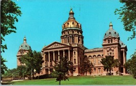 State Capitol Des Moines Iowa Postcard Posted 1968 - £4.03 GBP