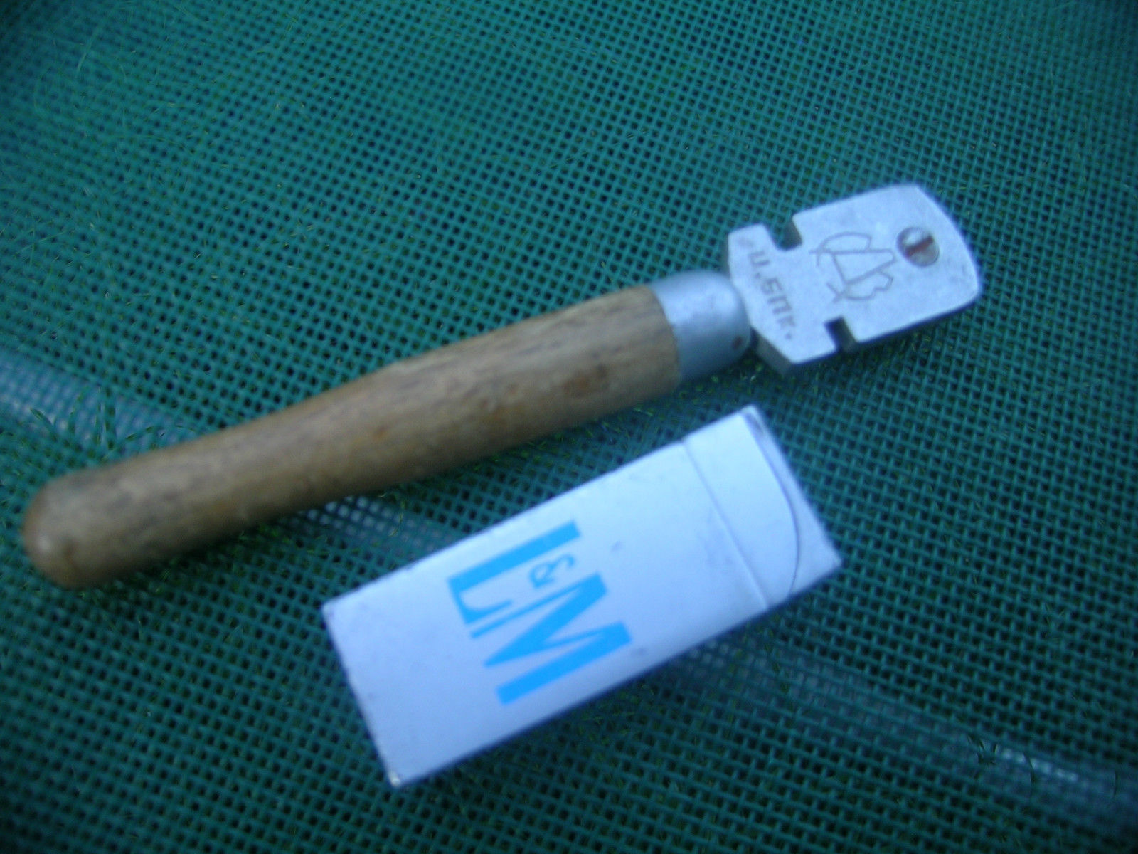 VINTAGE SOVIET RUSSIAN USSR WOODEN HANDLE GLASS CUTTER #2 - $6.92