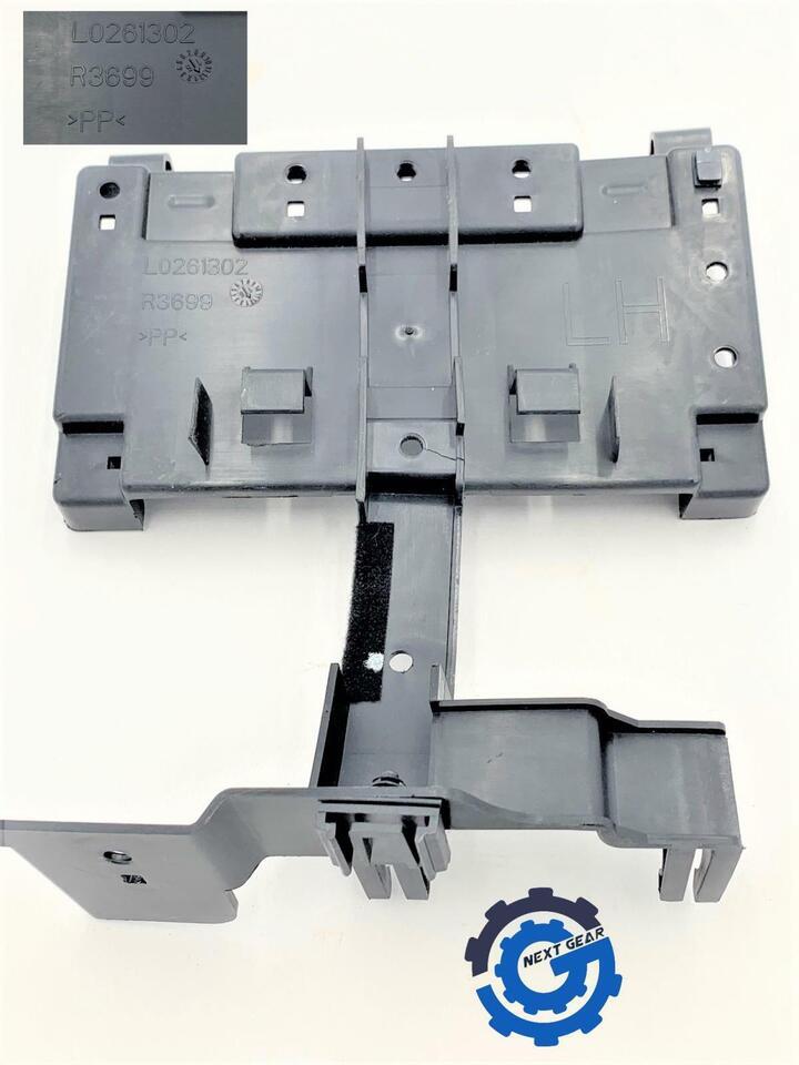 L0261302 MOPAR 2014-17 300 FRONT LEFT SEAT MEMORY CONTROL MODULE MOUNT B... - $23.33