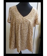 Ladies Tan/Gold Floral Print Baby Doll Style Top Size M - $182.08 MXN
