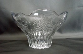 Mikasa Crystal Christmas Night 6&quot; Candy Dish Holiday Star Footed Bowl - £7.98 GBP