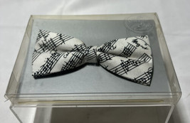 Men&#39;s White &amp; Black Silk Fashon Bowtie Music Notes Gift ~ Hand Made In England - £15.89 GBP