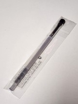 Clinique Concealer Brush Silver Clear Handle Full Size New - $372.01 MXN
