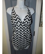 Liz Lange Maternity Swim Suit Chevron Gray White Print Bunched Size M NWOT - $43.68 CAD