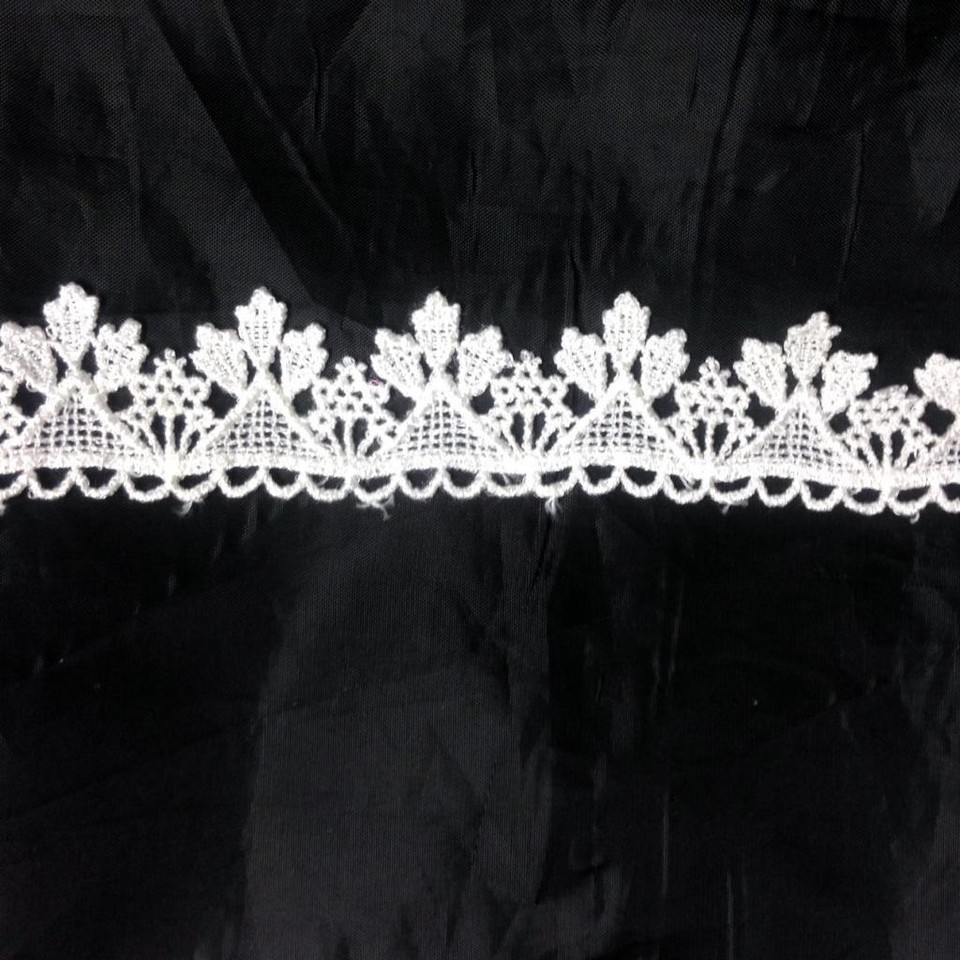 1 Yard White Venice Lace Double Scalloped Unique triangle Design 1&quot; W - $1.20