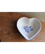 Pfaltzgraff YORKTOWNE (MADE IN USA) Heart Shaped Bowl 3477081 - $150.53 MXN