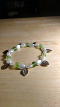 7 To 7-1/2 Glass Bead And Pearl Bracelet With Leaf Dangles - $27.10