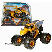 Year 2022 Monster Jam 1:24 Scale Die Cast Metal Official Truck Gold DRAGONOID - £35.96 GBP