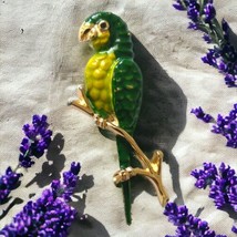 Parakeet Brooch Vintage Parrot Pin Enameled Bird Budgie Gold Tone Green ... - £11.81 GBP