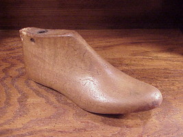 Vintage Wooden Right Foot Mold Shape, no. 6, wood - £7.94 GBP