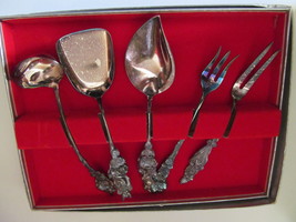 REED &amp; BARTON 5 PC SERVING SET Floral Silverplate In Original Box VINTAGE - £53.77 GBP