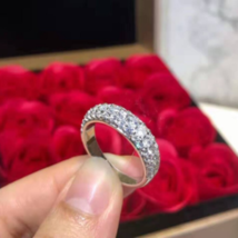 1.25Ct Diamanti Finti Anniversario Matrimonio Grappolo Fedina Argento Sterling - £176.41 GBP