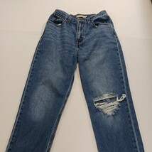Levi's Premium Women's Blue Denim 80s Mom Distressed Jeans Size W26×L30 image 14