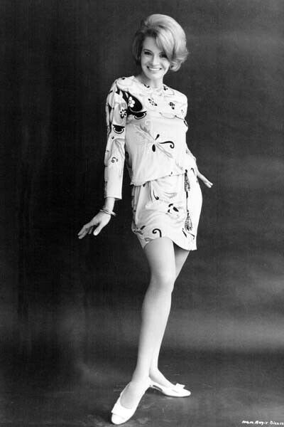 Angie Dickinson 1960&#39;s full length glamour pose in mini skirt 4x6 inch p... - $4.75