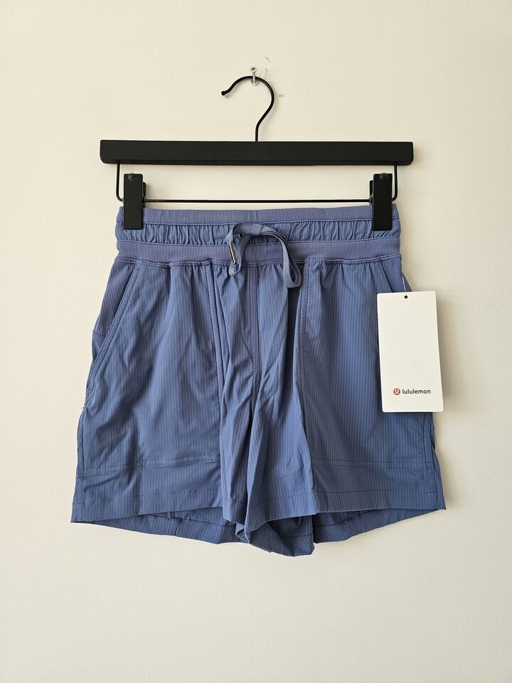 NWT LULULEMON OASB Oasis Blue Dance Studio High Rise 3.5" Shorts 2