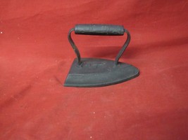 Antique Rustic Star No.5 Sad Iron #16 - $19.79