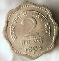 India 2 Paise, 1963(B) Gem Unc~Asoka Lion Pedestal~Scalloped~Free Shipping - $4.30