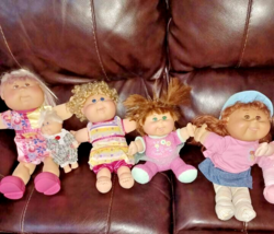 Vintage Lot of  4 Cabbage Patch Kids Dolls with Clothes- Very Cute - £58.76 GBP