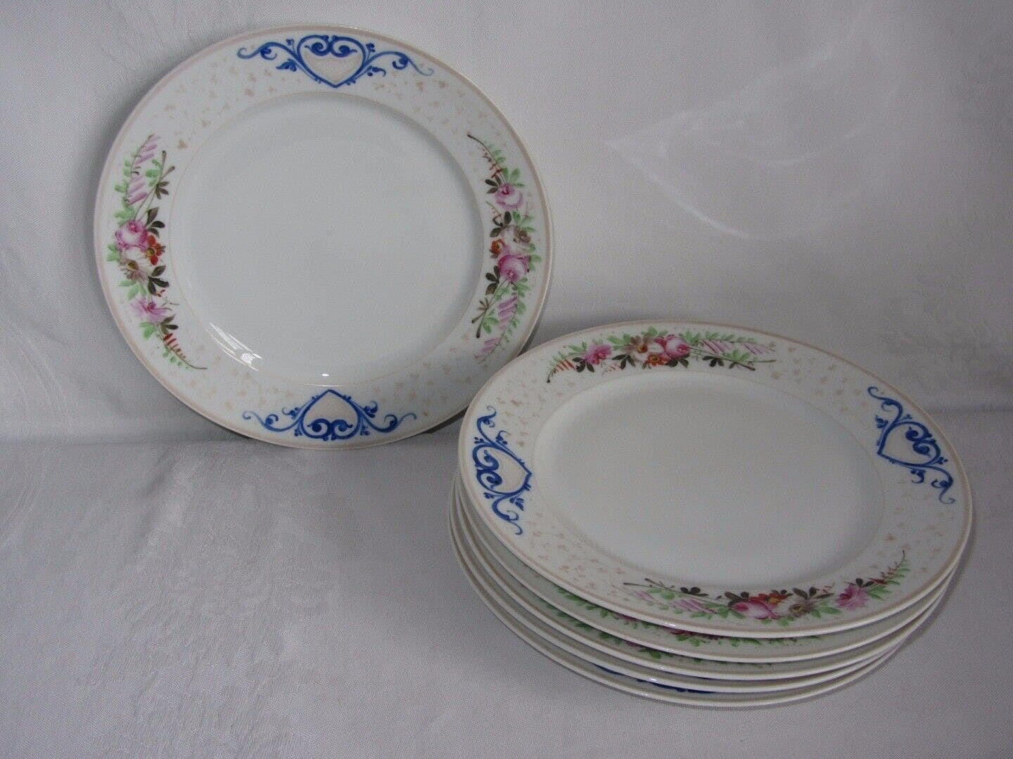 Primary image for Vtg Set of 6 Hand Painted Ceramic Dinner Plates White Pink Floral Blue Heart