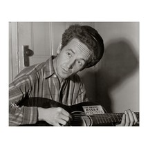 1943 Woody Guthrie Playing Guitar Portrait Photo Print Wall Art Poster - £13.58 GBP+