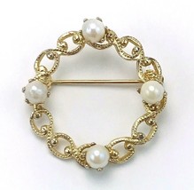 Vintage Textured Gold Tone Pearl Round Wreath Brooch Scatter Pin - £12.66 GBP