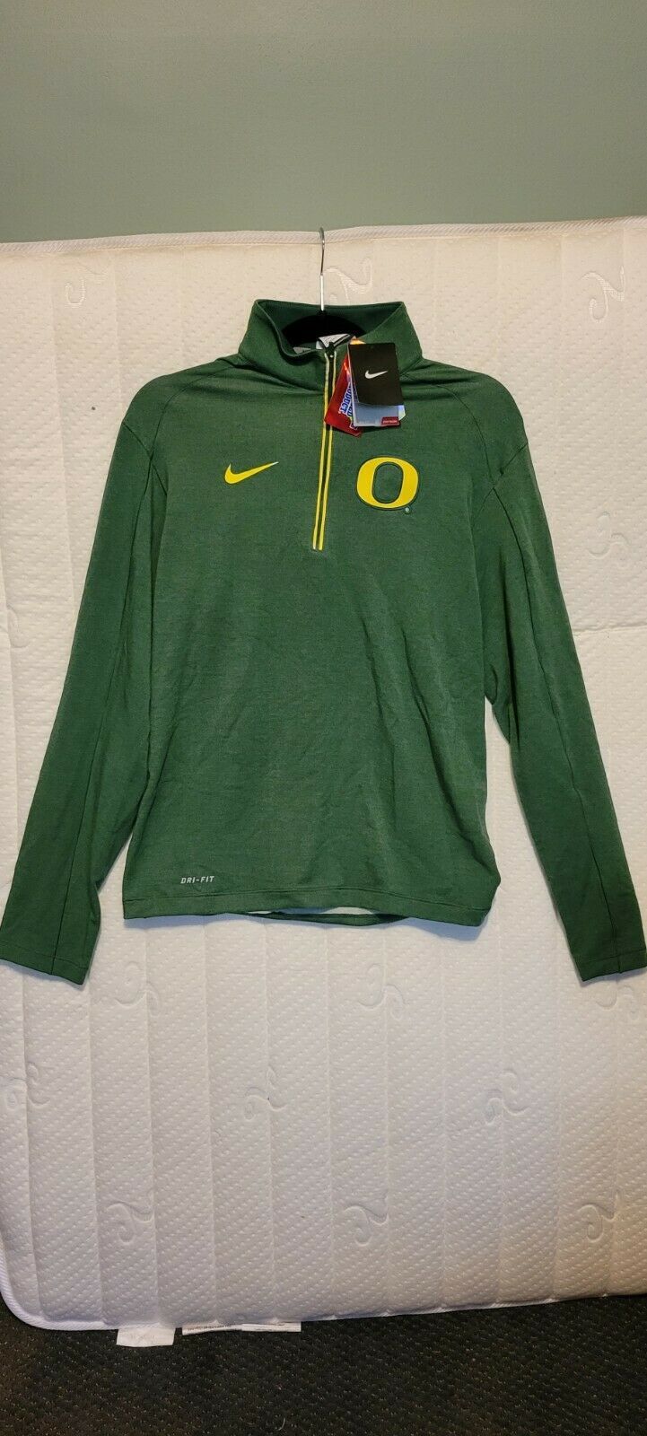 Primary image for New Nike Oregon Ducks Dri-fit Knit Top Small Jacket Get & Stay Warm