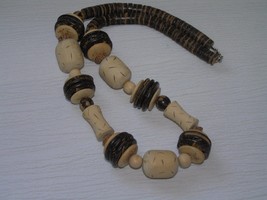 Estate Chunky Tan &amp; Dark Wood Coconut Shell Necklace – 25 inches in length –  - £9.58 GBP