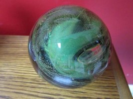 KERRY CRYSTAL IRELAND beautiful green + black glass paperweight. [PPW] - $46.52