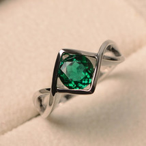 Lab created emerald ring sterling silver round cut green gem May birthstone ring - £60.81 GBP