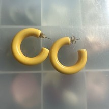 Vintage Corn Color Yellow Bakelite Hoop Earrings Post Tested Needs Repair - £19.71 GBP