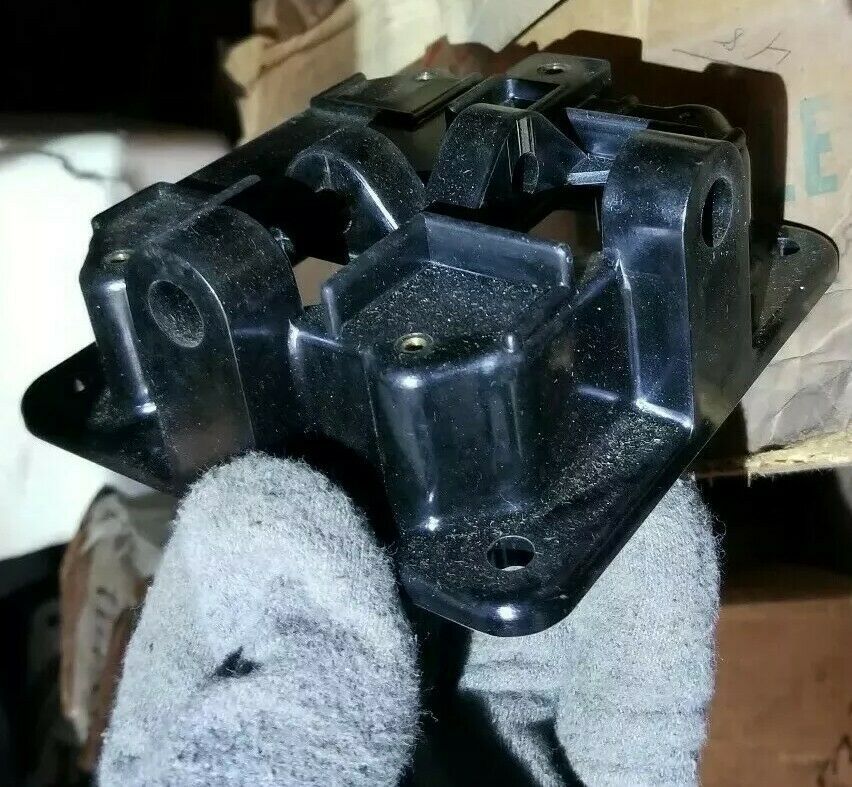 318-0046 COVER ONAN  GENSET 318-46 BAKELITE PLASTIC NOS what is it? - $18.57