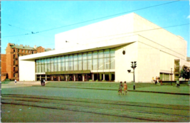 Postcard Leningrad  Concert Hall Cars Vintage  Unposted  1971 5.5 x3.5&quot; - £4.60 GBP