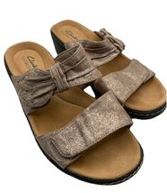Clark Collection Women's Rose Gold Metallic Slide Sandals Size 7W - $23.74
