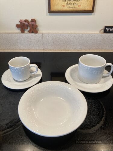 GIBSON Housewares Raised Embossed FRUIT PATTERN PLACE SETTING TEACUP BOW... - $20.54
