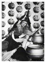 Veronica Lake In &quot;I Married A Witch&quot; Riding A Broom 5X7 Publicity Photo - £7.57 GBP