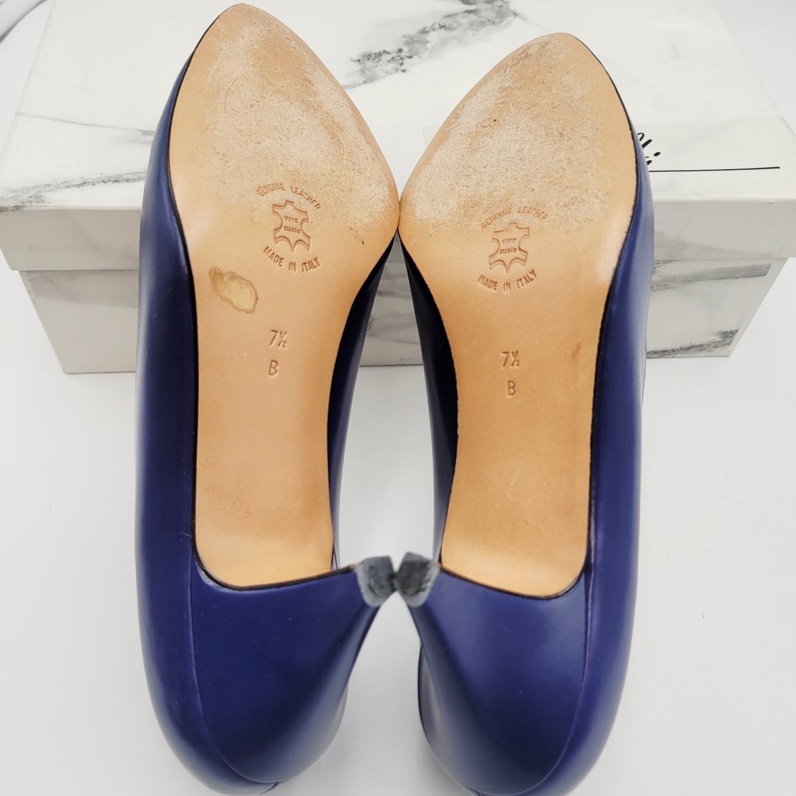 Amalfi Women's Leather Shoes Pumps Olivia Navy Blue Italy Size 7.5 Shoes ITALY . Item image 8