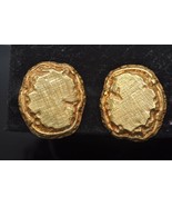 Castlecliff Vintage Signed Gold Tone Chunky Nugget Shape Clip On Earrings - £23.45 GBP