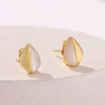 925 Sterling Silver Gold Plated MOP Pear Stud Earrings Jewelry For Women - $975.75 MXN