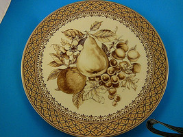 Harry &amp; David Fruit 8.5&quot; plate Excellent condition Beautiful brown on of... - $8.90