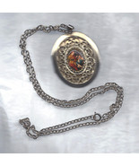 Vintage Jewelry Locket Photo Locket w Chain Victorian Lovers Painting - $41.01 CAD
