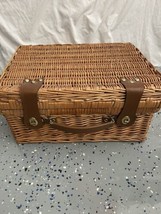 Picnic Time Classic Wine and Cheese Basket - £44.95 GBP
