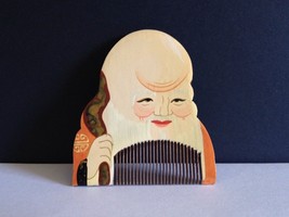 Vintage Chinese Carved Wooden Comb - Old Man with Staff - £9.49 GBP