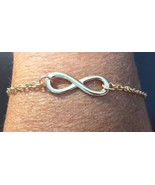 New Women&#39;s Gold metal  Infinity Bracelet Jewelry - $180.68 MXN