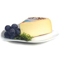 Saint Nectaire Laitier - 1 lb cut portion - £18.11 GBP