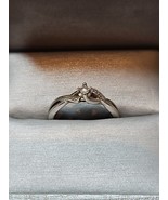 Zales Sterling Silver Twisted Metal Design Cubic Zirconia Ring, Size 8 - $1,299.91 MXN